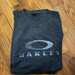 Men’s Oakley short sleeve